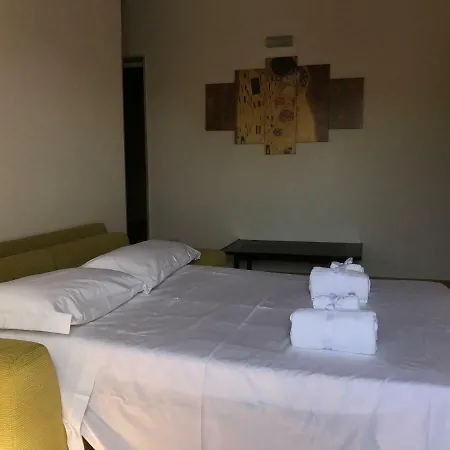 בית נופש Hideaway מרינה די רגוזה