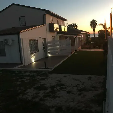 Hideaway בית נופש *